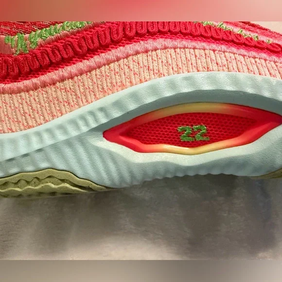 Aja Wilson x Nike Stylish Pink and Green Sneakers - Picture 10 of 16